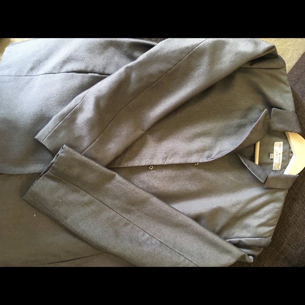 Buttoned Suit Top - Picture 3 of 6